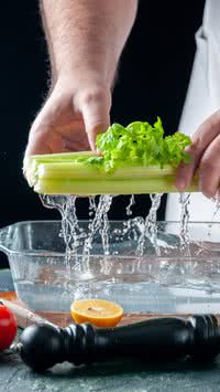 Cuidado com a salada! Higiene e temperos errados prejudicam a saúde