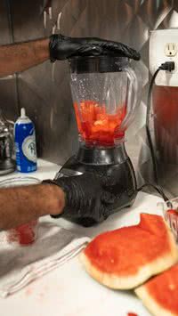 Suco com frutas baratas aumentam a potência masculina; saiba como fazer