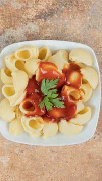 5 truques para melhorar o molho pronto de macarrão
