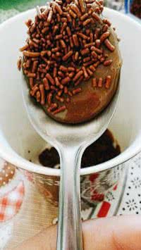 Brigadeiro cremoso sem leite condensado: receita simples que salva qualquer sobremesa