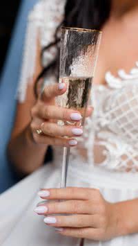 Dicas de unhas simples e bonitas para virada do ano