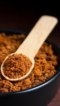 Veja como preparar receita de farofa de abacaxi com bacon