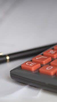 Confira cinco dicas para organizar finanças e controlar gastos em 2025