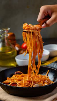 Veja como os italianos comem macarrão sem ganhar peso e aprenda o segredo do cozimento