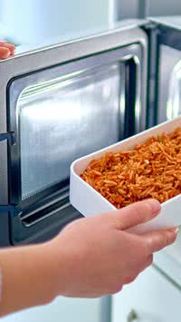 Quando o micro-ondas ‘estala’ enquanto esquenta uma comida significa o que?