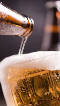 Aprenda como a cerveja consumida todos os dias afeta o corpo e a saúde