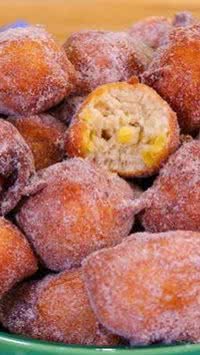 Saiba como fazer melhor bolinho de chuva com banana