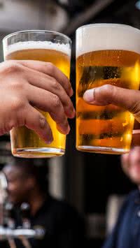 Não é Heineken! Saiba qual a cerveja mais consumida no Brasil