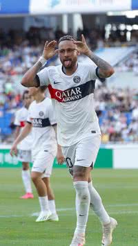 Saiba tudo o que Neymar come em um dia