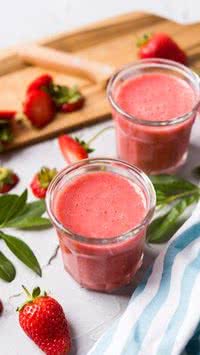 Receita de gelatina com leite condensado para comer no verão