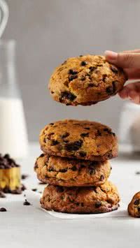 Receita de cookies de cereja, chocolate e nozes