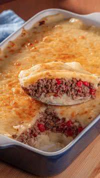 Saiba como inovar na cozinha e fazer bolo de batata com carne moída