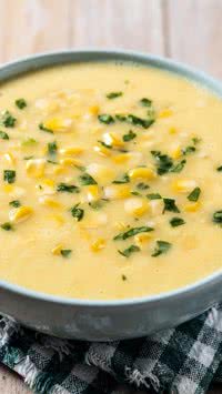Mingau de milho verde com poucos ingredientes