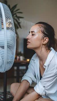 Descubra quanto você gasta por mês com o ventilador ligado à noite e aprenda a como economizar