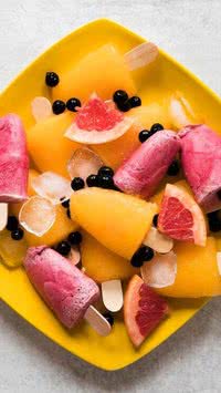 Saiba como fazer um picolé de salada de fruta