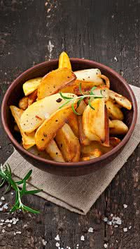 Sem fritar ou assar: Saiba qual é a melhor forma de fazer batata com molho cítrico