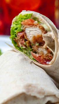 Receita de burrito caseiro com recheio suculento para levar ao trabalho