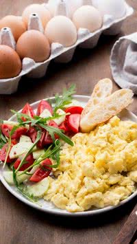 Começando o dia bem: Receita de ovos mexidos com receita nova