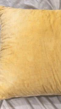 Descubra por que o travesseiro fica amarelado e aprenda o momento ideal para trocar