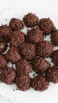 Aprenda a fazer brigadeiro na air fryer em menos de 20 minutos