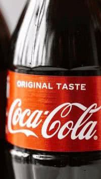 Coca-Cola "vira" remédio para dor de cabeça; neurologista explica