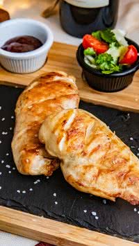 Aprenda por que esse jeito de temperar frango e lombo muda tudo no sabor