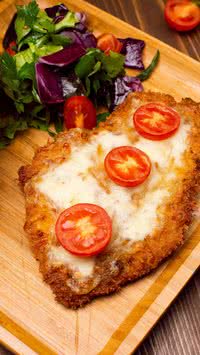 Aprenda segredo do frango à parmegiana para fazer em casa com praticidade e rapidez