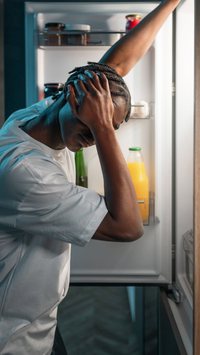 Aprenda como usar limão para acabar com o cheiro ruim da geladeira