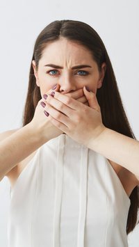 Mau hálito depois de comer? Descubra 6 doenças que podem estar por trás do problema