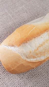 Você nunca mais vai congelar pão do jeito errado depois de conhecer esse truque simples