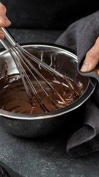 Veja o truque simples que salva qualquer brigadeiro que cristalizou sem precisar recomeçar a receita