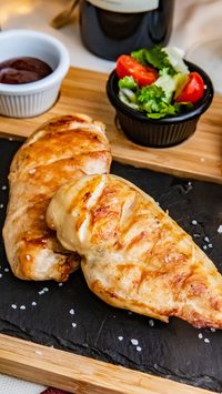 Frango mais macio? Aprenda qual ingrediente adicionar à marinada