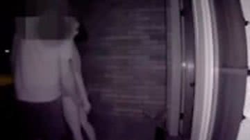 Detalhe do momento em que a amante sai da casa do casal - Divulgação Arquivo Pessoal