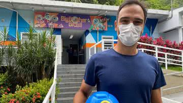 Imagem Tadeu Schmidt invade casa do BBB 22; veja vídeo
