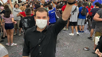 Juliano Medeiros, presidente do Psol, comemora vitória de Boric no Chile - Reprodução/Instagram