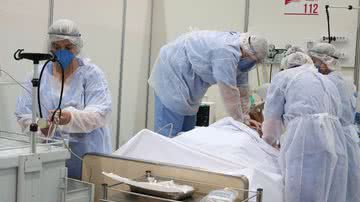 Paciente com Covid-19 na Unidade de Terapia Intensiva (UTI) - Rovena Rosa/Agência Brasil