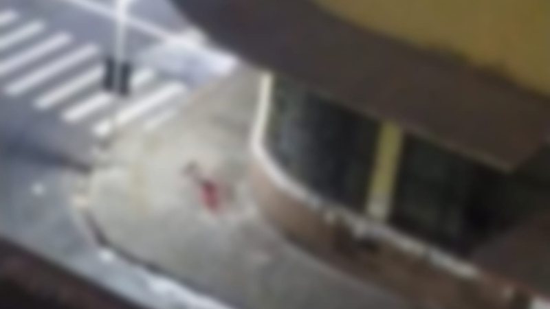Corpo caído em poça de sangue no Comércio - Leitor BNews