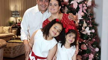Rui Costa (PT), primeira-dama Aline Peixoto e filhas celebrando o Natal - Reprodução/Instagram