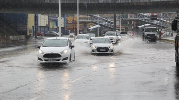 Chuva em Salvador - Paulo M. Azevedo/BNews