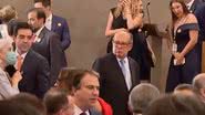Imagem Abandonado: ministro Gilmar Mendes é visto sozinho na diplomação de Lula e cena é comparada a seriado famoso