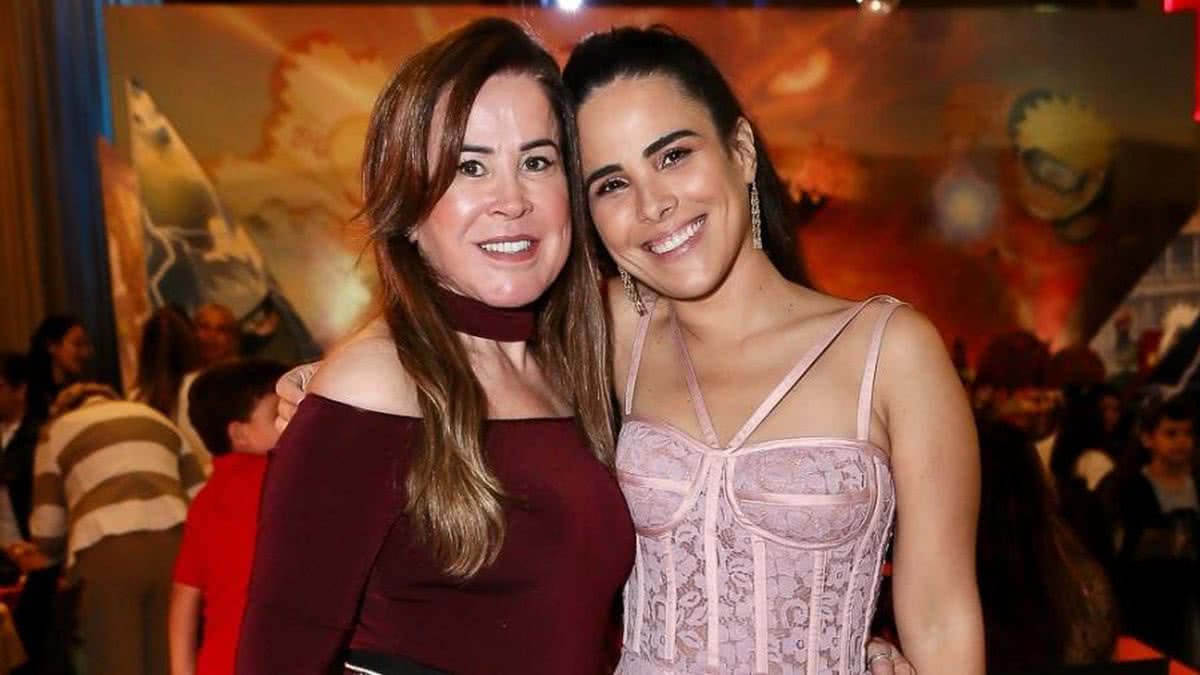 Zilu Camargo mostra farra com netos no Brasil e brinca: 'Maquiagem