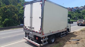 Imagem Suspeitos são detidos após roubarem caminhão e fazerem ocupantes reféns na BR-324