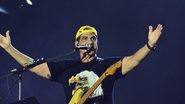 Durval leva fã mirim ao palco do Festival Virada Salvador