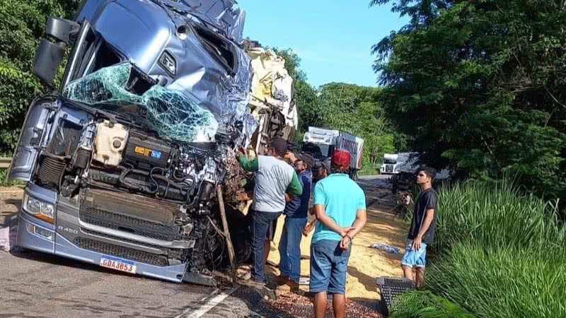 Traseira arqueada: caminhão do influencer Nelio Dgrazi volta à polêmica