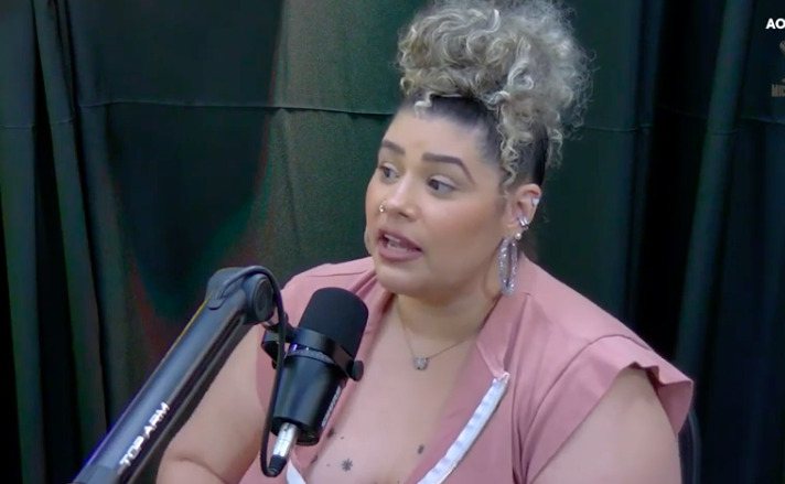 Imagem "Fiquei deprimida, três dias sem sair da cama", disse a cantora Ayla Menezes sobre decepção com Carlinhos Brown