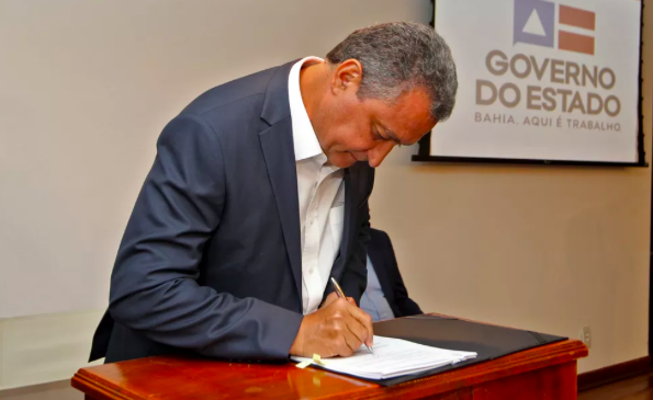Imagem Trocas feitas por Rui Costa na Secti e na Sesab são publicadas no Diário Oficial