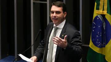 Senador Flávio Bolsonaro em discurso no Plenário - Fabio Rodrigues Pozzebom/Agência Brasil