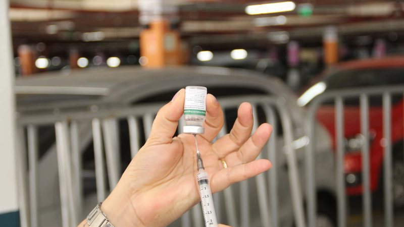 Imagem Salvador retoma vacinação contra Covid-19 com aplicação da terceira dose com horário estendido; confira