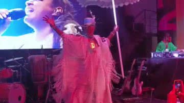 Imagem Veko Araujo, do Cortejo Afro, faz apresentação especial no camarote Expresso 2222; assista