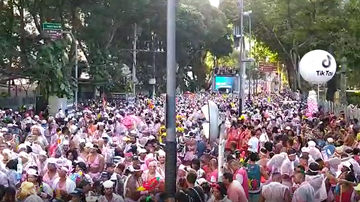 Imagem BNews Folia 2023: Bloco As Muquiranas leva milhares de foliões para o circuito Osmar; veja vídeo